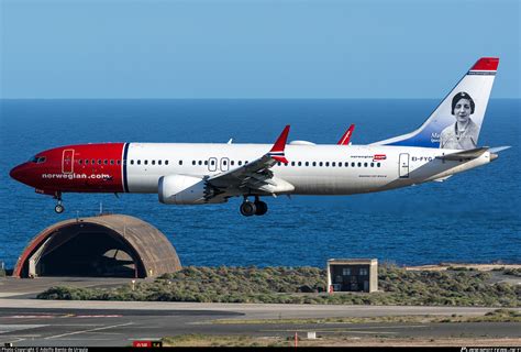 EI FYG Norwegian Air International Boeing 737 8 MAX Photo By Adolfo