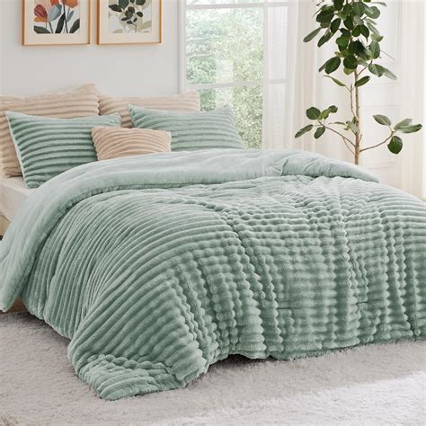 Bedsure Fluffy Comforter Set Queen Super Soft Faux Fur Comforter