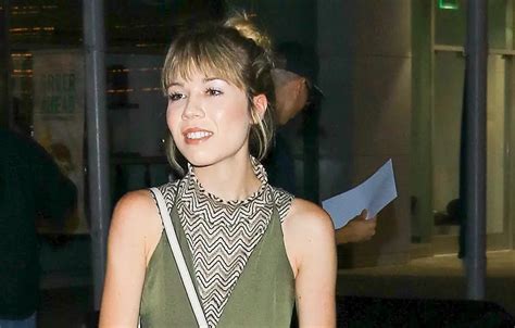 Jennette Mccurdy Felt Uncomfortable When Mom Showered Her