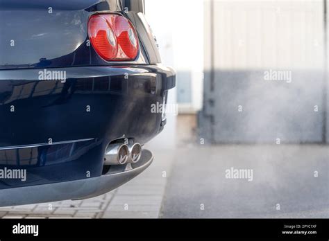 Car Exhaust Fumes Hi Res Stock Photography And Images Alamy