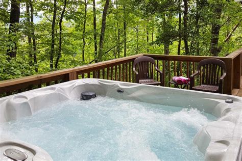 Cherokee, NC Cabins | Best prices on cozycozy