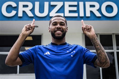 Cruzeiro Comemora Os Anos Da Tr Plice Coroa Novo Uniforme Mkt