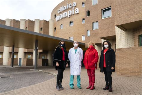 Clínica Mompía recibe la visita de la presidenta del Colegio de