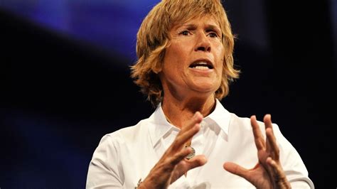 Diana Nyad: Extreme swimming with the world's most dangerous jellyfish ...