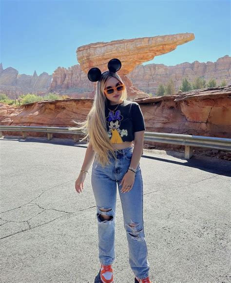 Pin By Natalie Garcia On Disney In Disneyland Outfits Disney