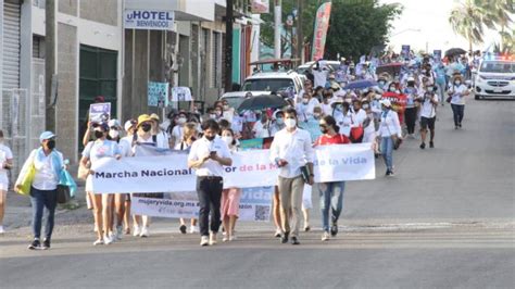 Se manifiestan grupos provida en Mazatlán para decir no al aborto