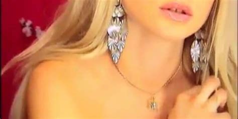 Watch This Sexy Blonde Enjoying Herself 1 Flv Tnaflix