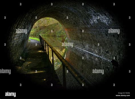 Ellesmere Tunnel, Shropshire Union Canal Stock Photo - Alamy