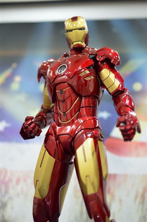 Toys For Papa Hot Toys Suit Up Gantry With Iron Man Mark Iv Review Part