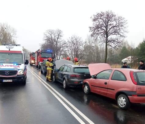 Kolejny wypadek na ul Piotrkowskiej w Opocznie Zderzyły się trzy