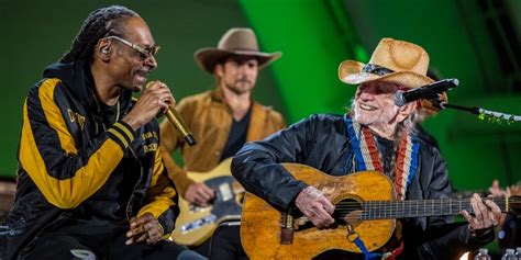 'Long Story Short: Willie Nelson 90' Captures Birthday Bash Ft. Bob Weir, Billy Strings, Snoop ...