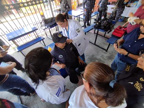 Helic Ptero De La Pnc Cae Sobre Techo De Iglesia La Merced Somos Docentes