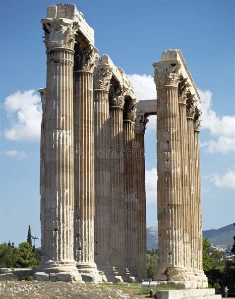 El Templo De Zeus Olímpico O Del Olympieion Es Un Monumento De Grecia Y