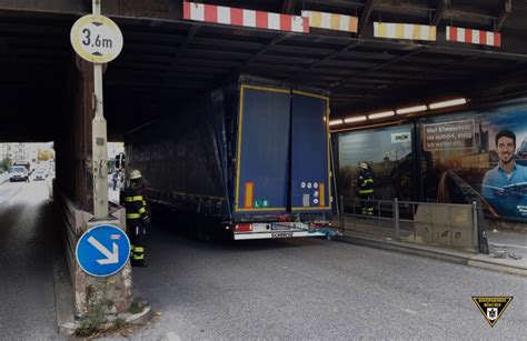 LKW bleibt in Unterführung stecken Einsatzbericht München Haidhausen