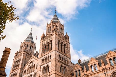 Impresionante Edificio Del Museo De Historia Natural De Londres Foto
