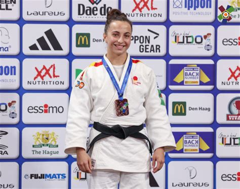 Adriana Rodr Guez Se Cuelga La Medalla De Bronce En El Campeonato De