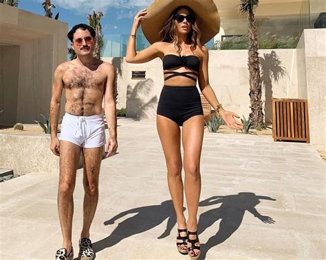 Kate Beckinsale Candid Bikini Pics With Her New Boy Toy