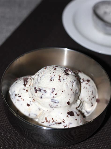 Chocolate Flake Ice Cream - No Churn Ice Cream / Snazzy Cuisine