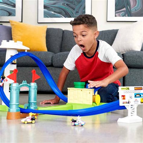 Hot Wheels Mario Kart Sharp Turns Track Set Computer Game Inspired Playset Mario Kart Vehicle