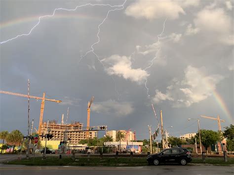 This about sums up Fort Lauderdale. (My photo) : r/fortlauderdale