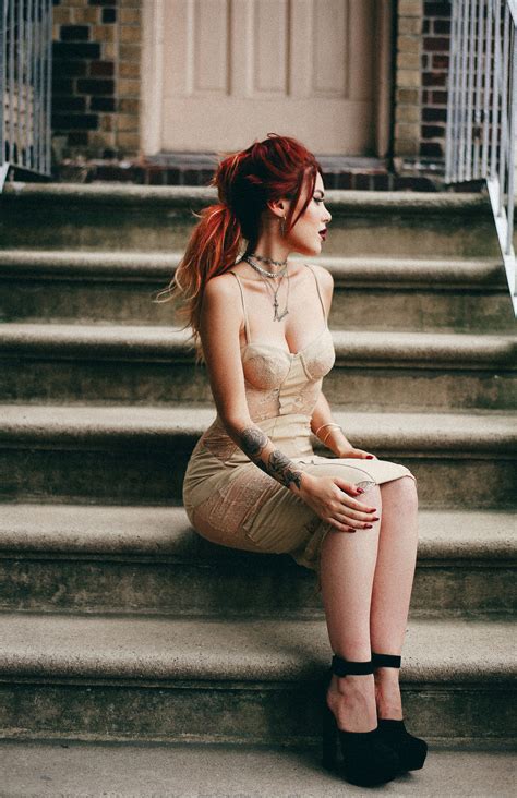 NUDE DRESS Two Ways Le Happy Le Happy