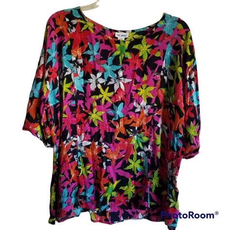 Vicki Wayne Tops Vicki Wayne Floral Blouse 0 Rayon Poshmark