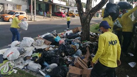 Mop Retira La Basura De Las Principales Calles De San Salvador Diario