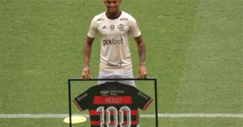 Flamengo Homenageia Wesley Completou 100 Jogos Pelo Clube