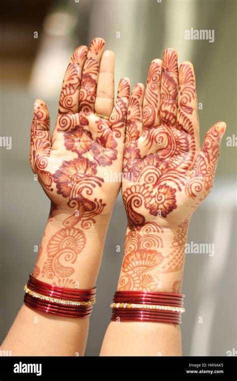 Wedding Middle East Henna Hi Res Stock Photography And Images Alamy