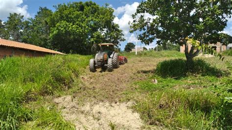 Prefeitura De Goiandira Promove Limpeza Em Lotes Baldios Pedimos A