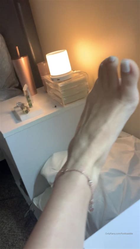 Footbaddie 12 03 2020 You Think I Care Just Send More To Shower My Feet In Money Porno Videos Hub