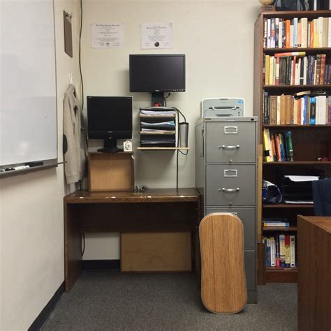 Office Space: Desk Setup | Nick Byrd, Ph.D.