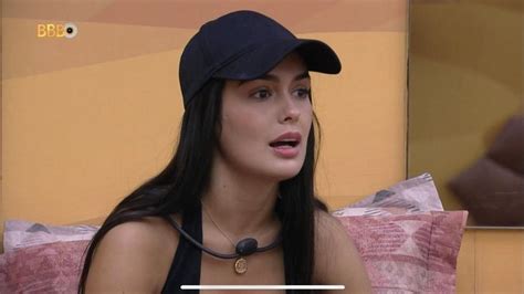 BBB 23 Larissa diz que não reconheceu Paula após procedimentos