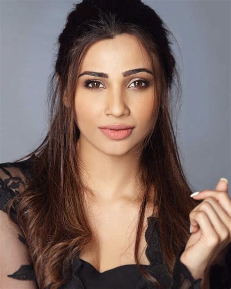 27 Gorgeous Photos Of Daisy Shah Filmi Tamasha