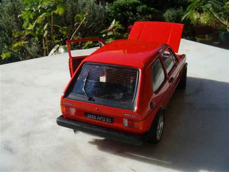 Modellino In Miniatura Volkswagen Golf Gti Solido Rouge Gti