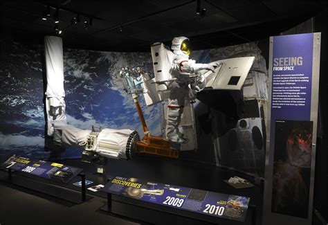 Astronauts Usher in New NYC Museum Space Show | Space