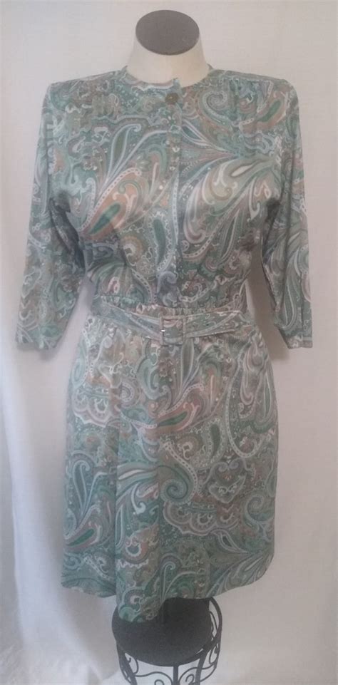 Green And White Paisley Gem