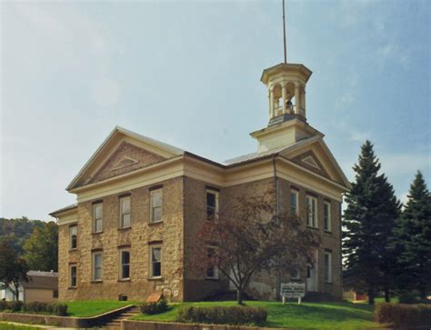 lansing iowa driftless area region travel iowa