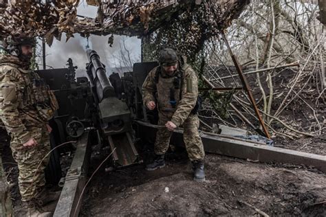 As Russia pushes forward, Ukrainian soldiers say U.S. aid delays have ...