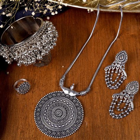 Teejh Leisha Metallic Silver Oxidised Jewellery Gift Set Buy Teejh