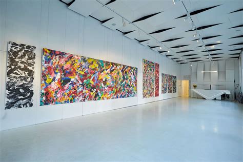 This guide explains the best art galleries on west broadway today 17