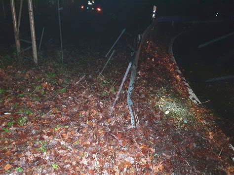 Pkw Rauscht Auf B Am Harderberg In Geb Sch Unfall Endet Glimpflich