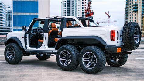 Exploring the New Ford Bronco 6×6 ‘Dark Horse