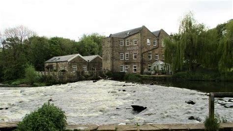 Weir On River Aire Kevin Waterhouse Cc By Sa 2 0 Geograph Britain