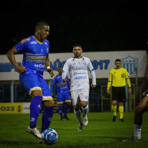 São Joseense vence Novo Hamburgo e assume liderança do Grupo 8