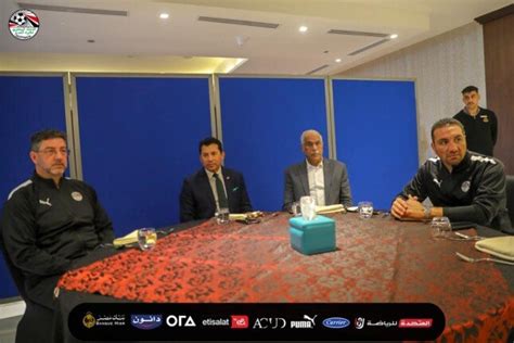 وزير الرياضة ورئيس اتحاد الكرة نثق في قدرة المنتخب على الفوز بكأس