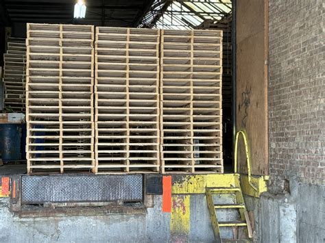 D&G Pallet Service Inc. – We buy and sell pallets.