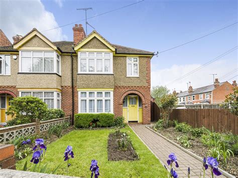 3 Bed Semi Detached House For Sale In Gosbrook Road Caversham Reading