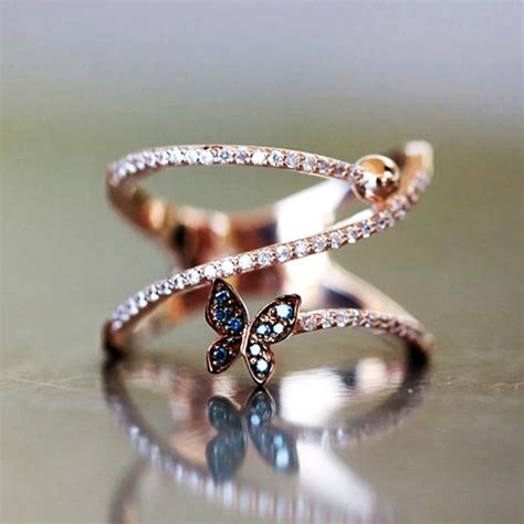 Huitan Fashion Butterfly Shaped Finger Ring For Women Luxury Rose Gold