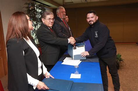 Entregan Constancias Del Programa De Oficina Verde A Escuelas Y